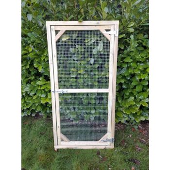 Aviary panels - Packs of treated timber aviary panels with wire mesh. 