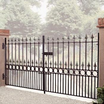 Balmoral Premium Spear Top Low Double Driveway Gate - Steel - Fits Gap 3048 mm x 1168 mm High - Electro Galv./Black Powder Coated